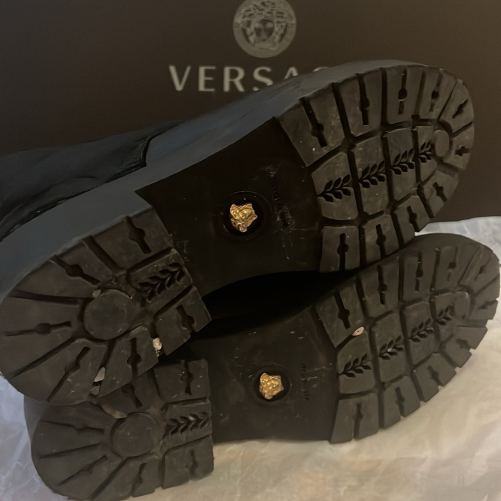 Versace - Picture 5 of 5